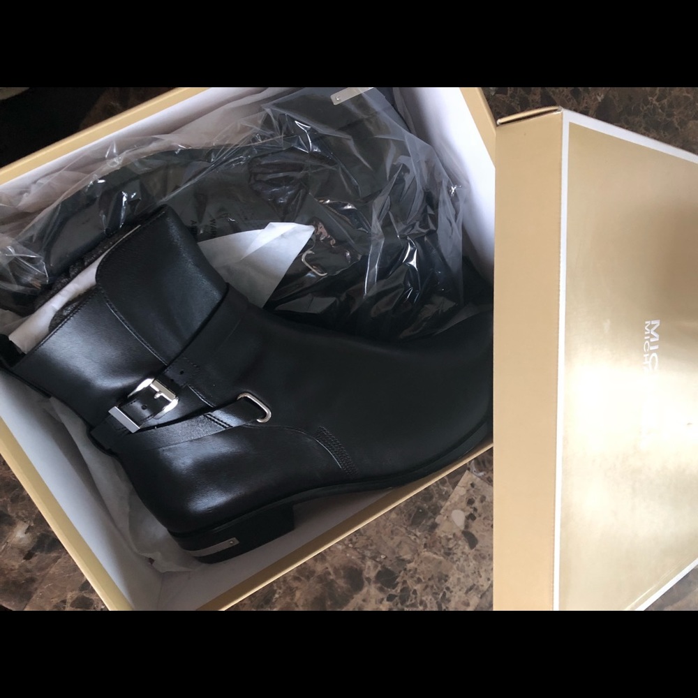 Michael Kors Boots 9.5